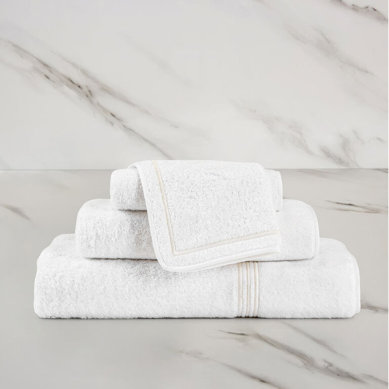 slide 1 Triplo Bourdon Wash Cloth