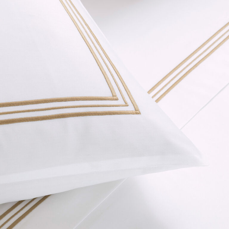 slide 3 Signature Triplo Sateen Sheet Set