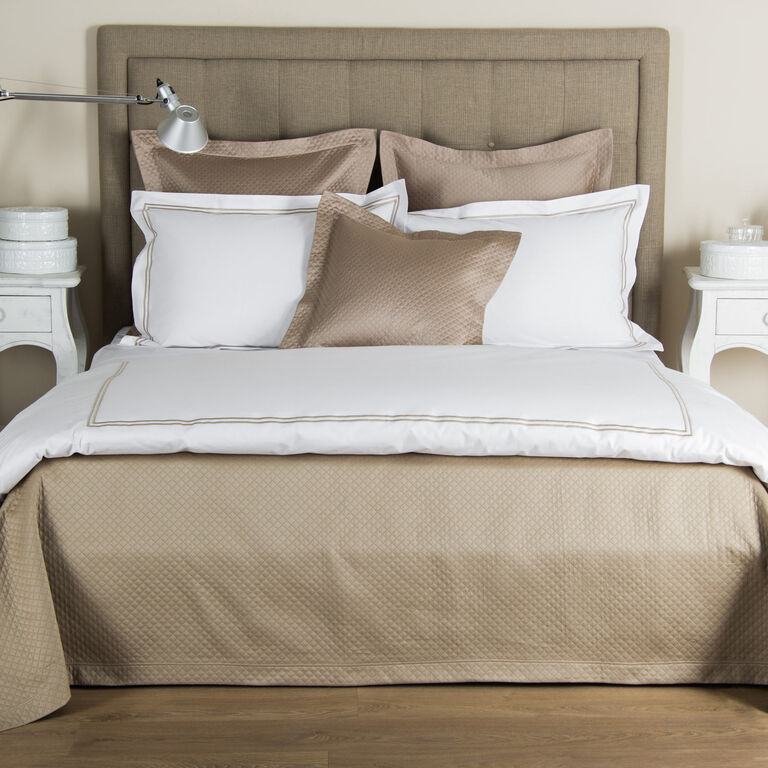 slide 4 Hotel Classic Sheet Set 
