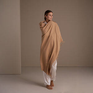 slide 5 Nuage Throw