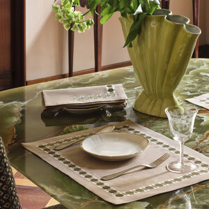 slide 1 Deco Placemat and Napkins Set