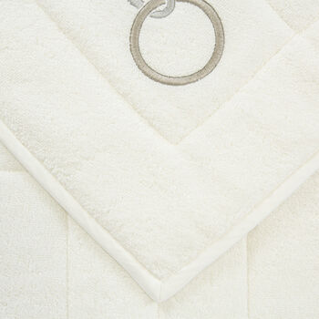 Links Embroidery Bath Mat