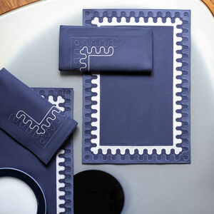 slide 1 Modernism Forma Placemat and Napkins Set