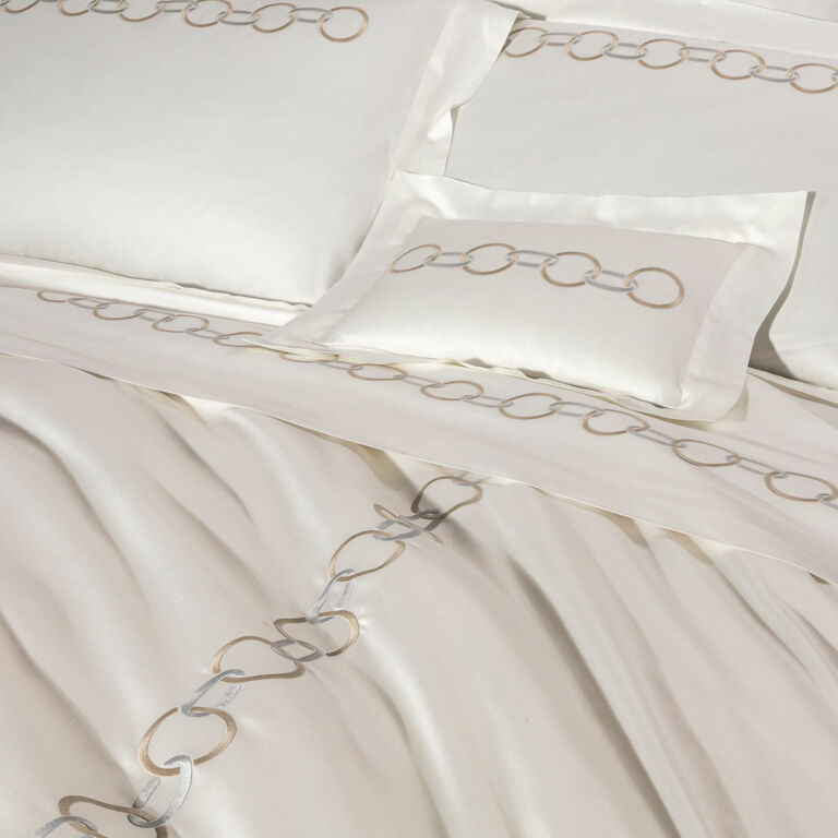 slide 4 Links Embroidery Sham