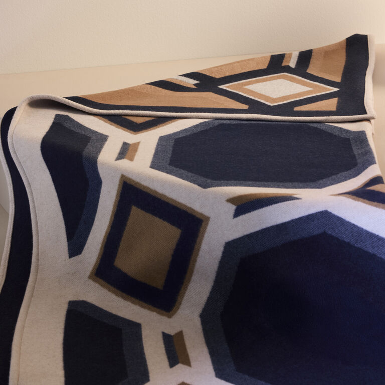 slide 5 Deco Throw 003 