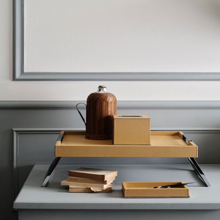 slide 2 Otello Valet Tray