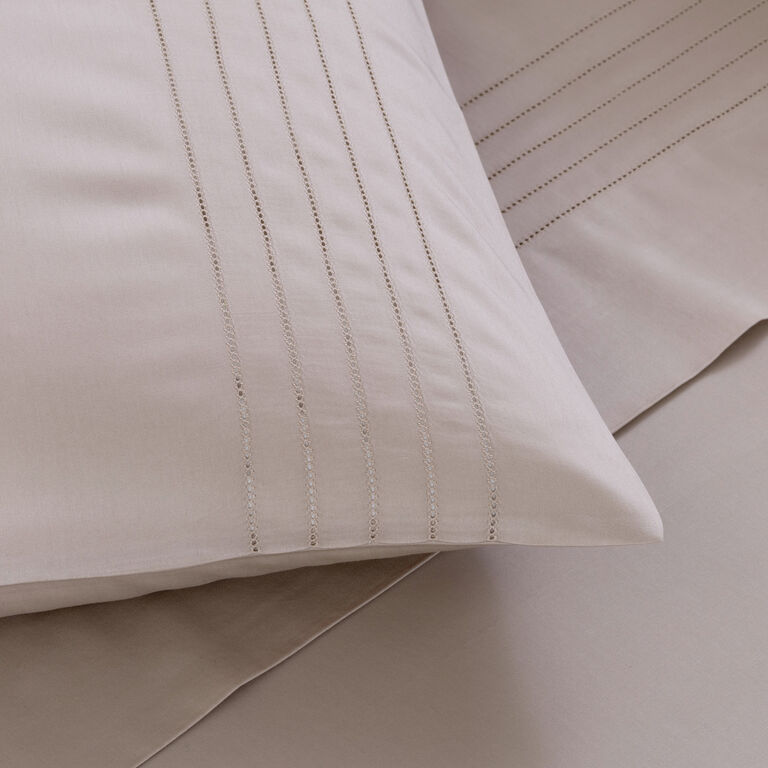 slide 3 Lush Ajour Pillowcase Set