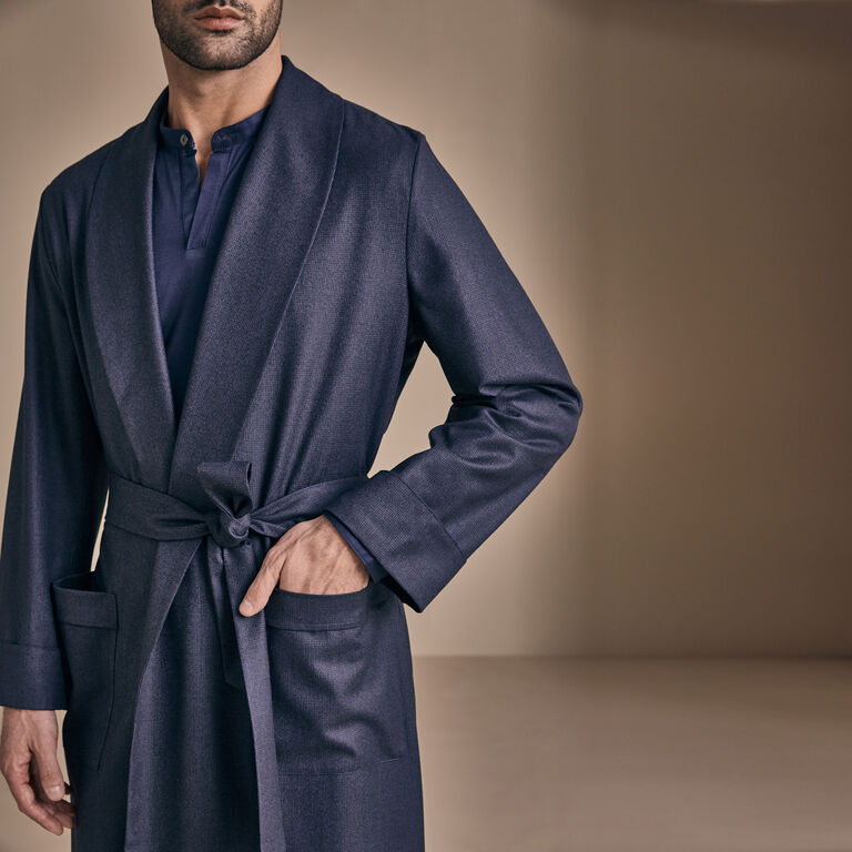 slide 4 Pilot Robe