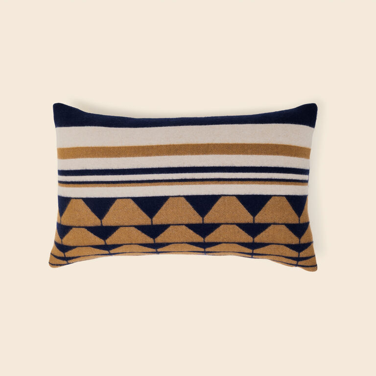slide 1 Deco Cushion 003