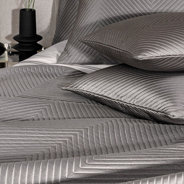 slide 4 Luxury Herringbone Bedspread 