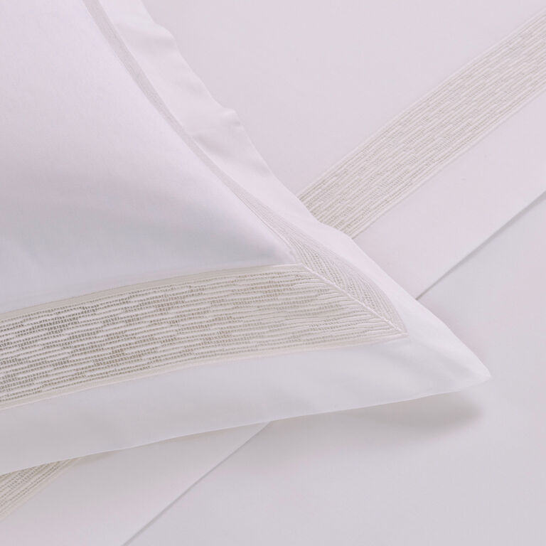 slide 3 Balnce Lace Euro Sham