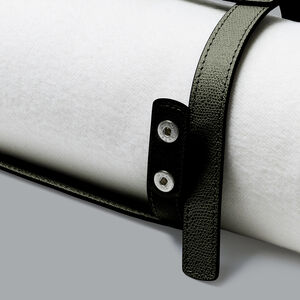 slide 4 Otello Throw Holder